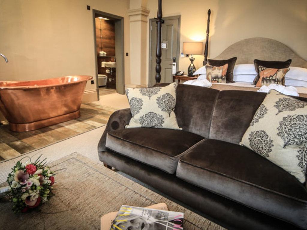 Indulgent room, Kings Head Hotel (Cirencester)