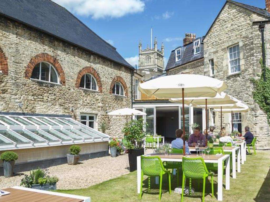 Kings Head Hotel (Cirencester) in Cotswolds Luxury Hotel Breaks in the UK