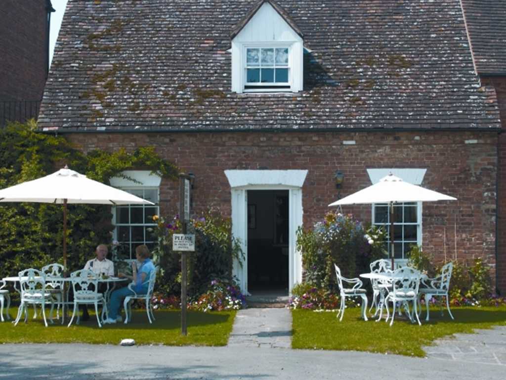 Corse Lawn House Hotel