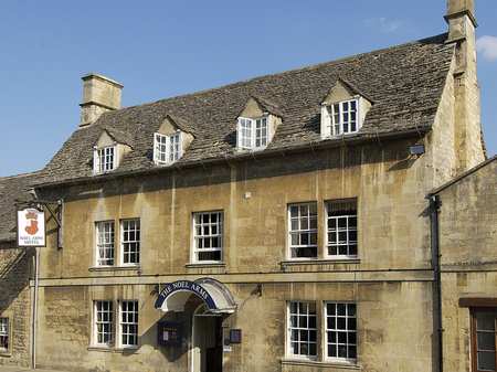 Noel Arms Hotel