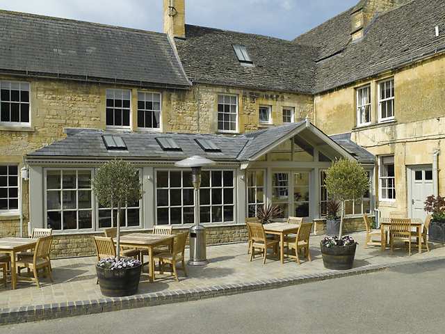 Noel Arms