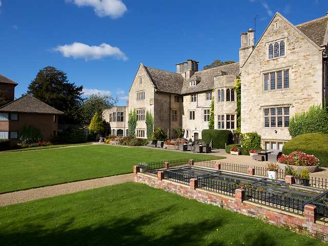 Stonehouse Court