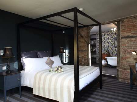 The Crown and Thistle