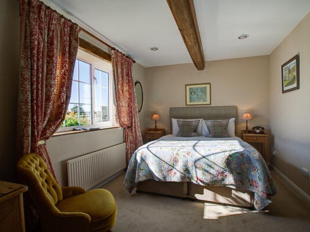 Standard room, The Moonraker Hotel